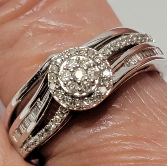 Sterling Silver 1/4 Carat Total Weight Diamond Ring Set New with Tag - Picture 8 of 10